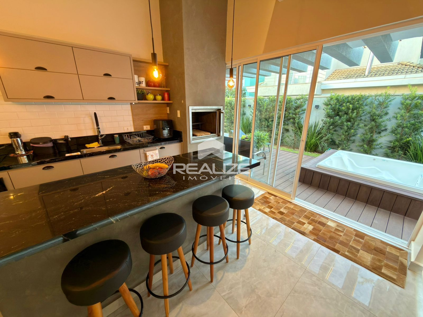 Casa à venda no Condomínio Terras Alpha 2 Foz do Iguaçu com 3 suítes.
