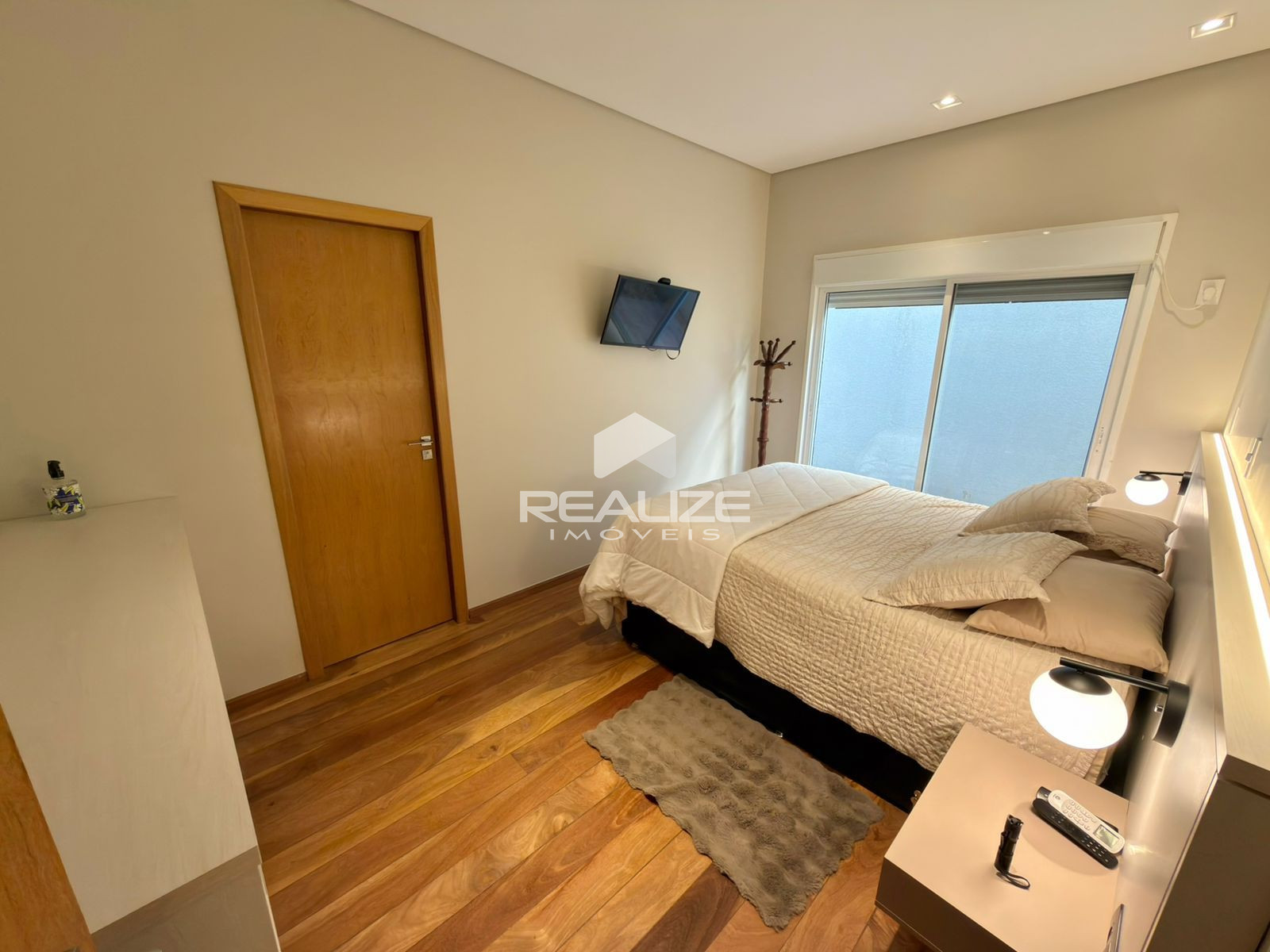Casa à venda no Condomínio Terras Alpha 2 Foz do Iguaçu com 3 suítes.