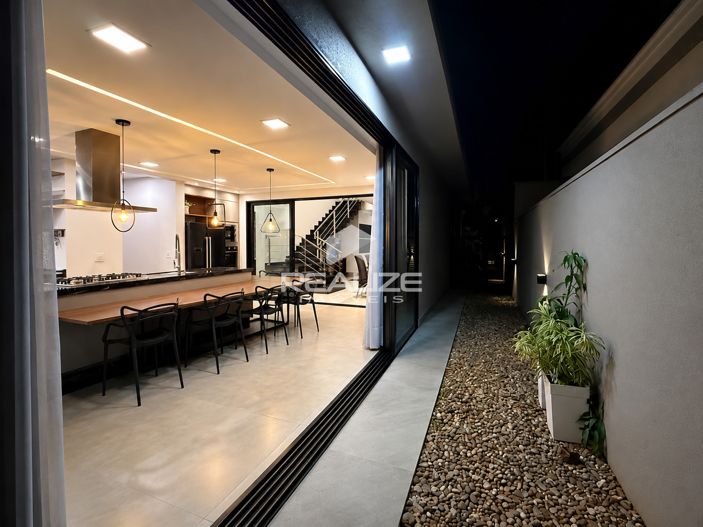 Sobrado à venda no Condomínio Terras Alpha 2 com 3 Suites.