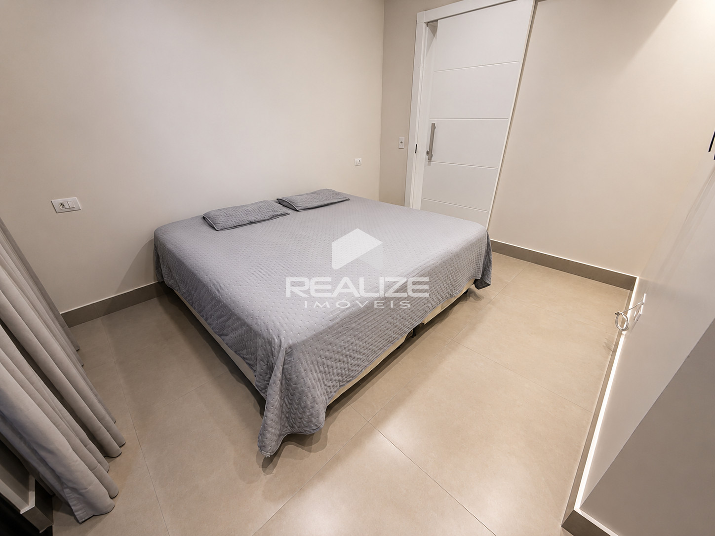 Sobrado à venda no Condomínio Terras Alpha 2 com 3 Suites.
