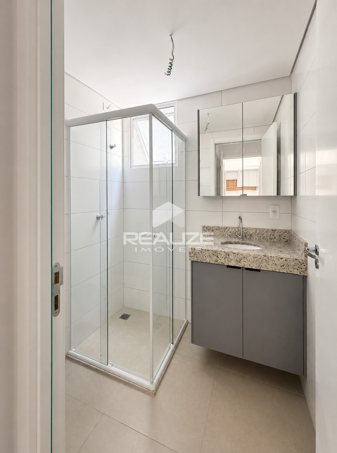 Apartamento venda no Residencial Royal Legacy com 2 quartos (sendo 1 sute).