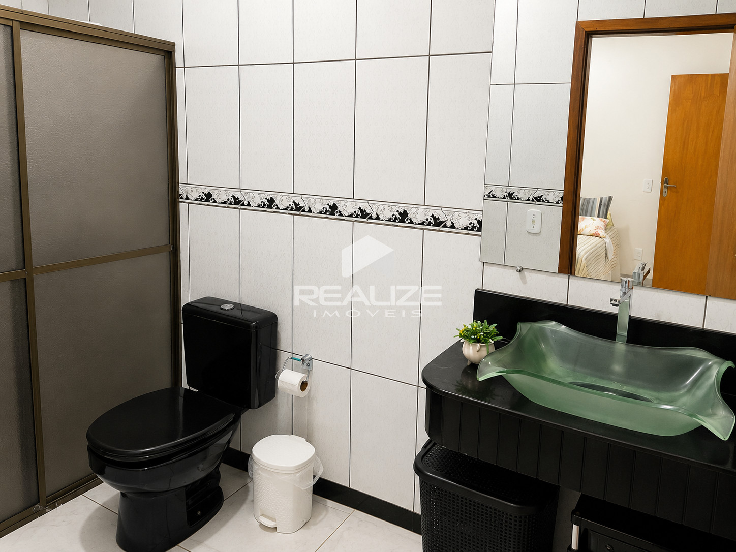 Casa à venda no Jardim Ipê 2 com 3 quartos sendo (1 Suite).