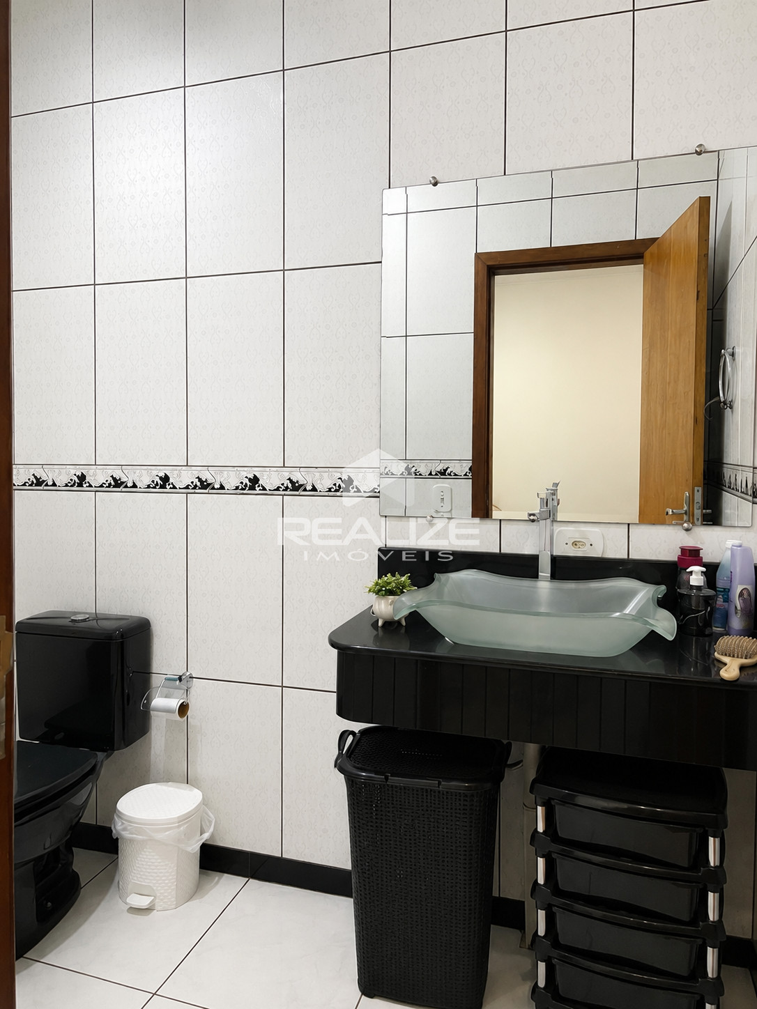 Casa à venda no Jardim Ipê 2 com 3 quartos sendo (1 Suite).