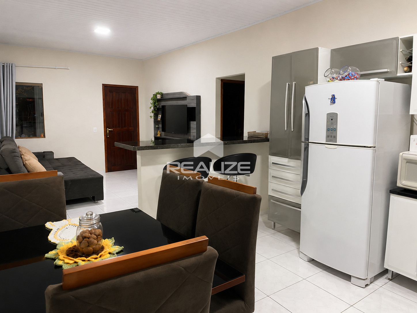 Casa à venda no Jardim Ipê 2 com 3 quartos sendo (1 Suite).