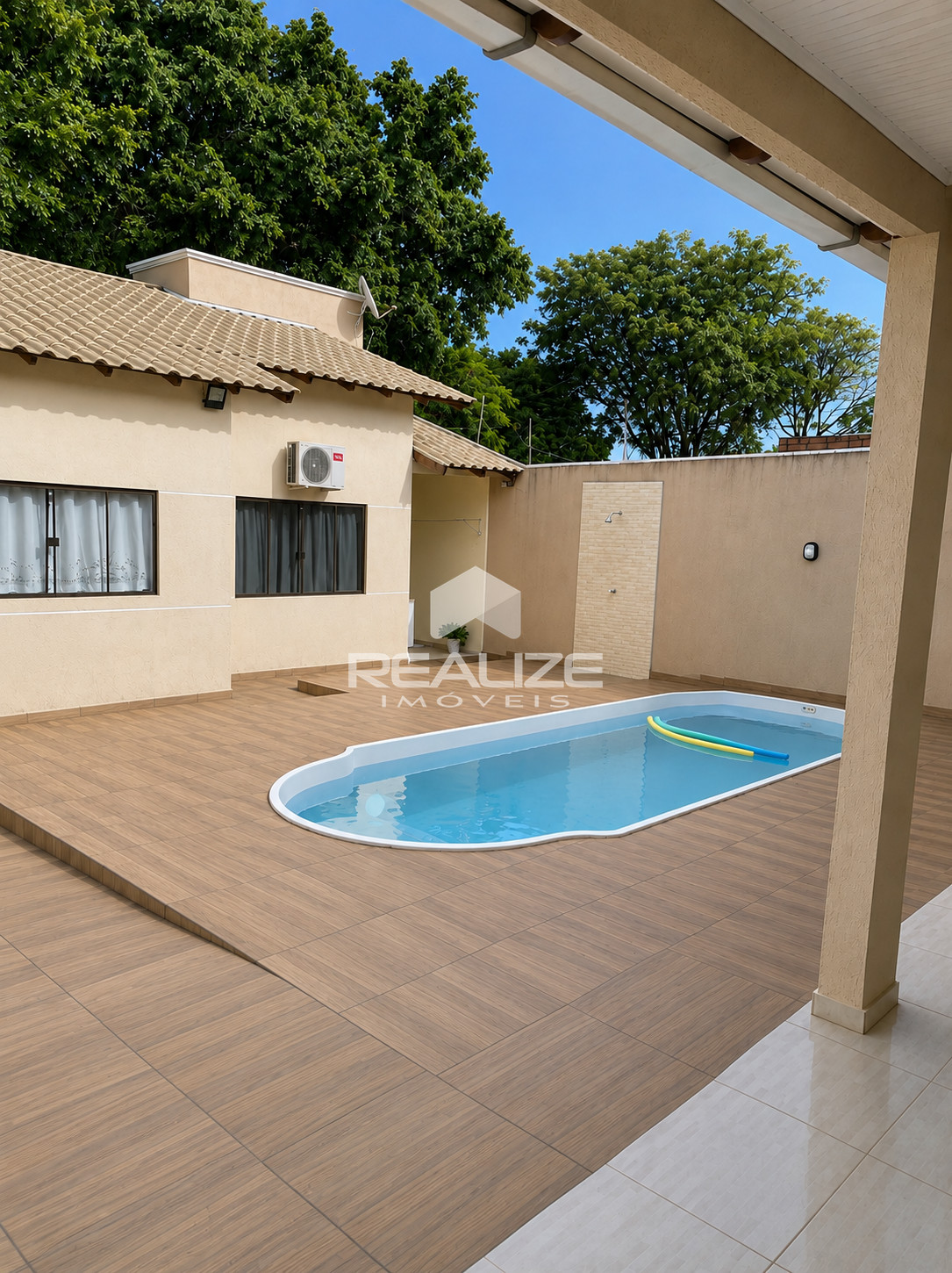 Casa à venda no Jardim Ipê 2 com 3 quartos sendo (1 Suite).