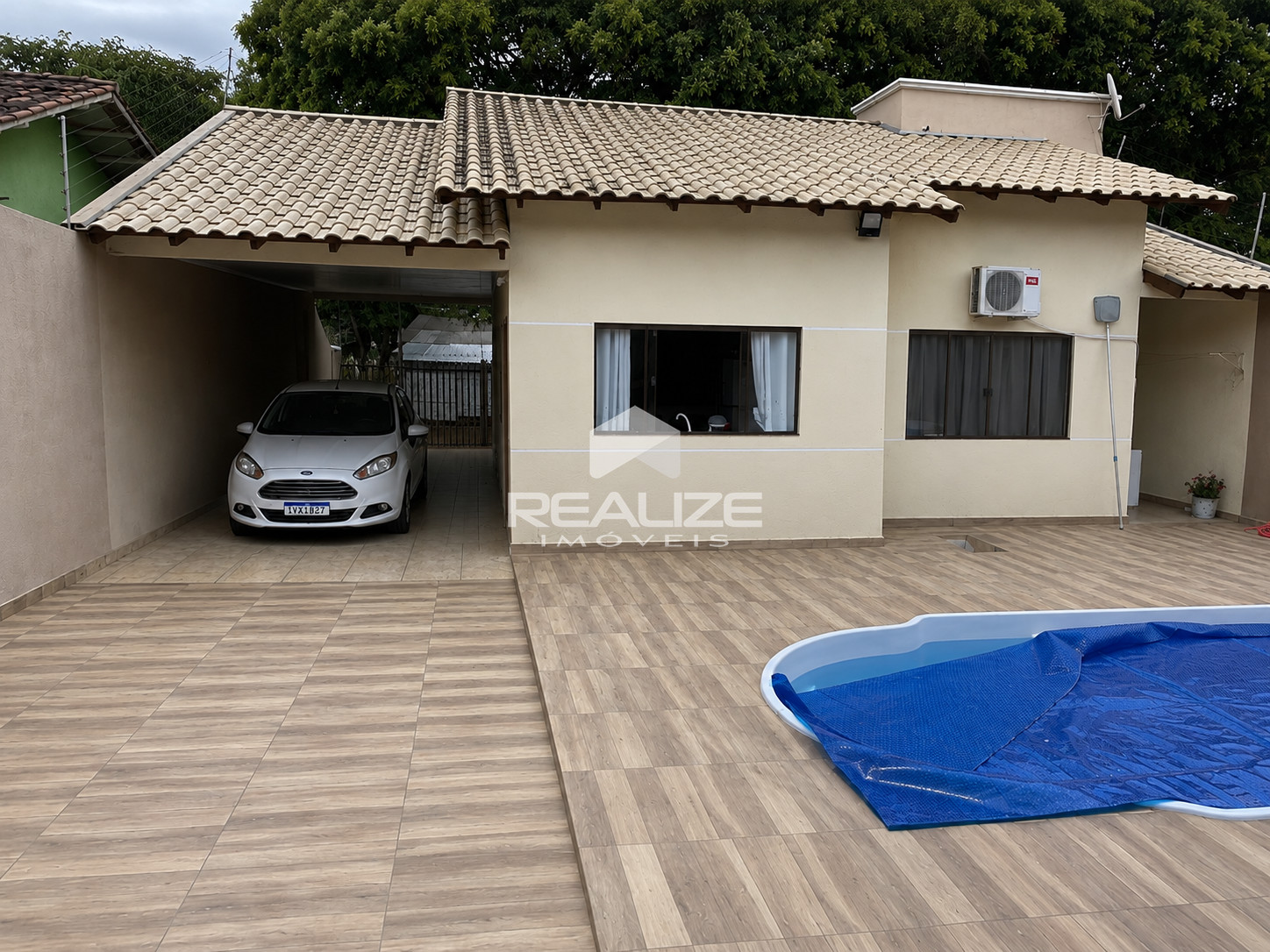 Casa à venda no Jardim Ipê 2 com 3 quartos sendo (1 Suite).