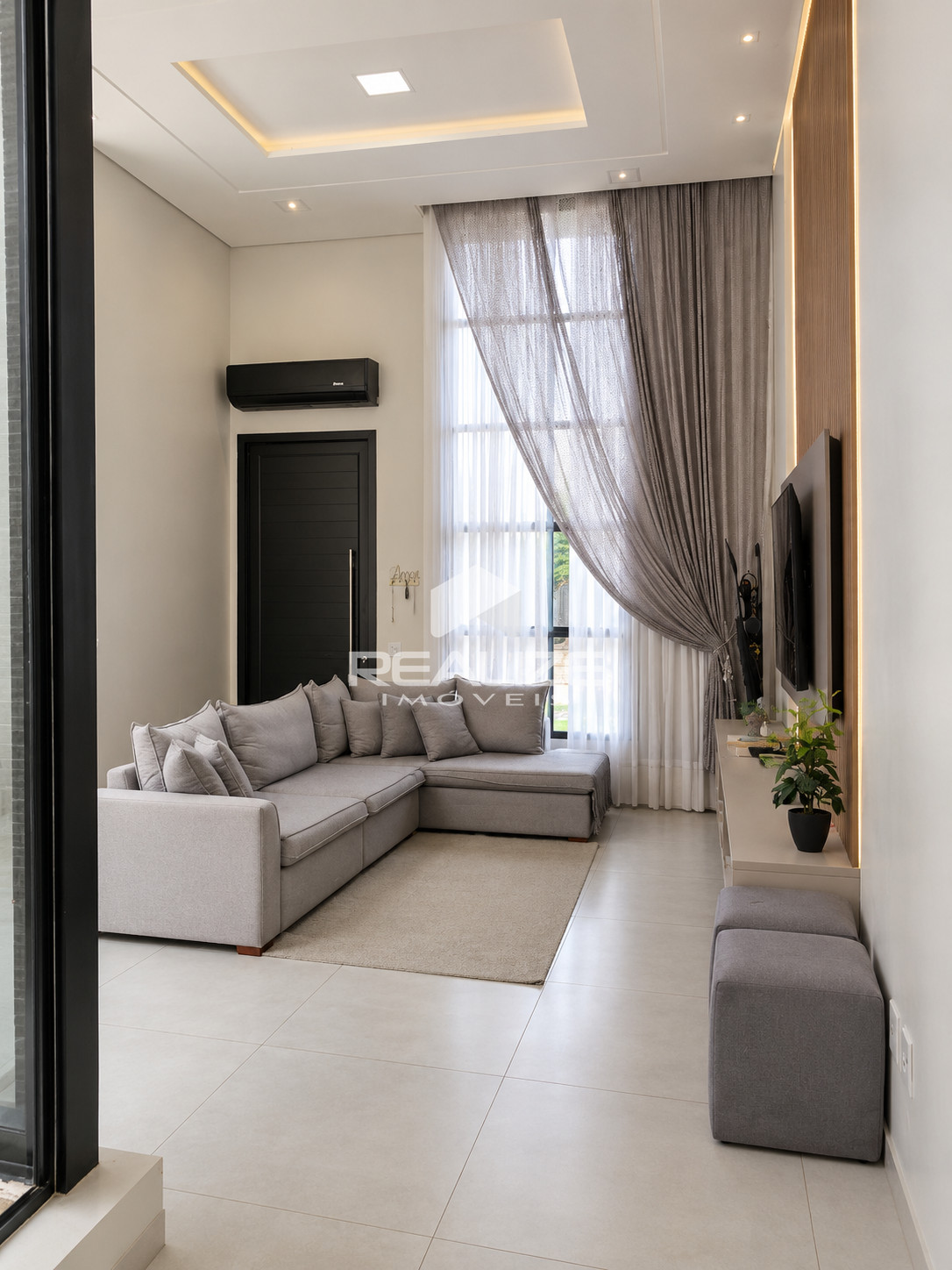 Casa à venda no Condomínio Araras com 3 quartos (1 suíte).