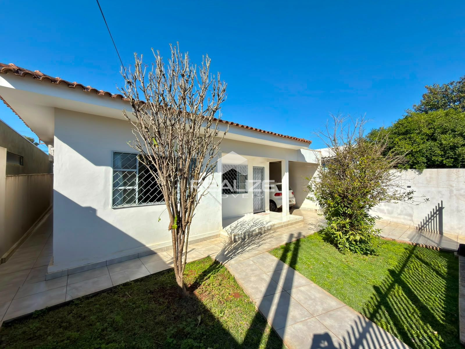 Casa à venda no Jardim Curitibano com 2 quartos