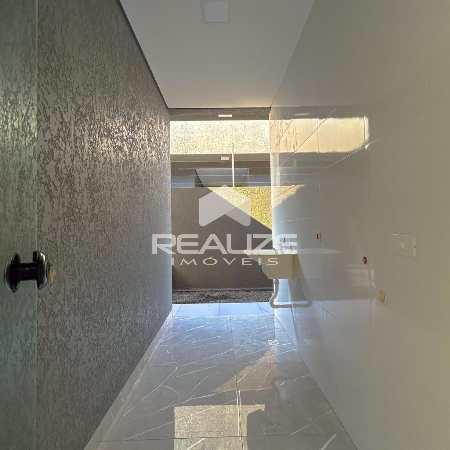 Casa à venda no Jardim Curitiba com 2 quartos (1 suíte)
