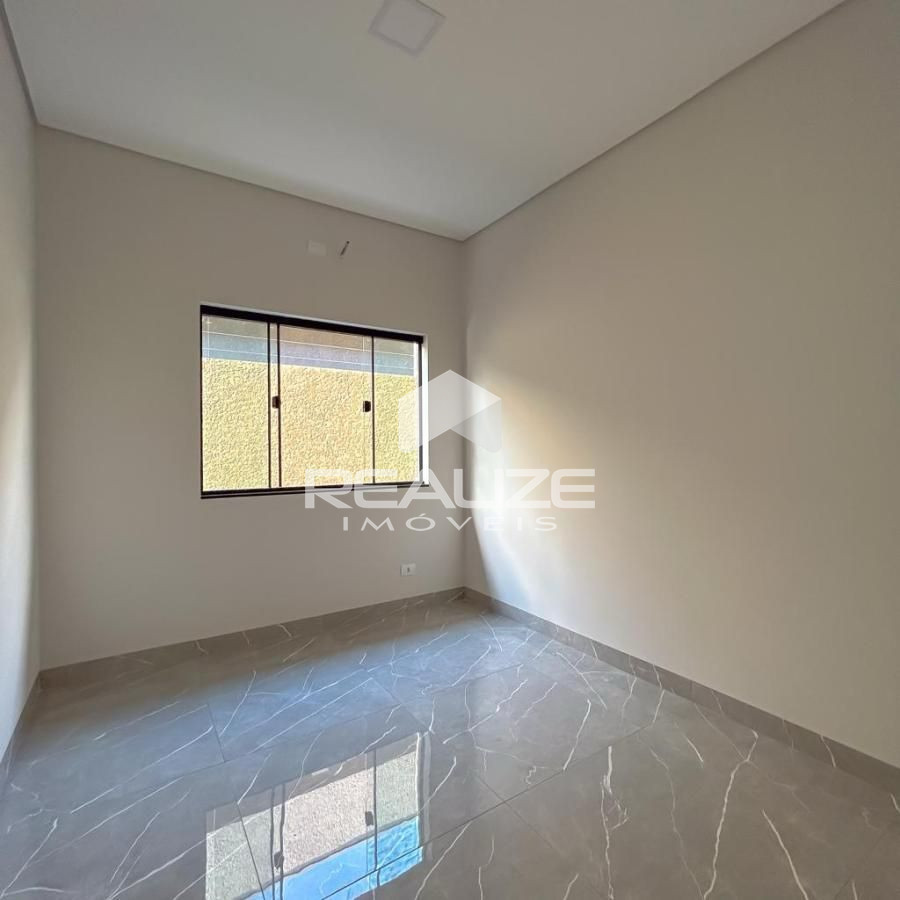 Casa à venda no Jardim Curitiba com 2 quartos (1 suíte)
