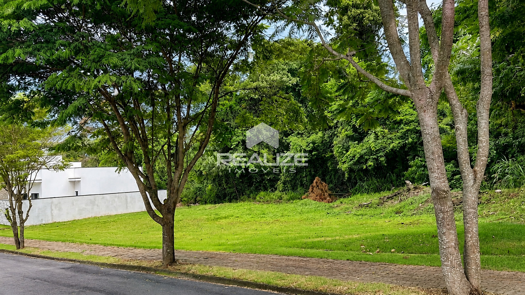 Terreno à venda com 360,00 m² no Condomínio Vila Conscientia, ...