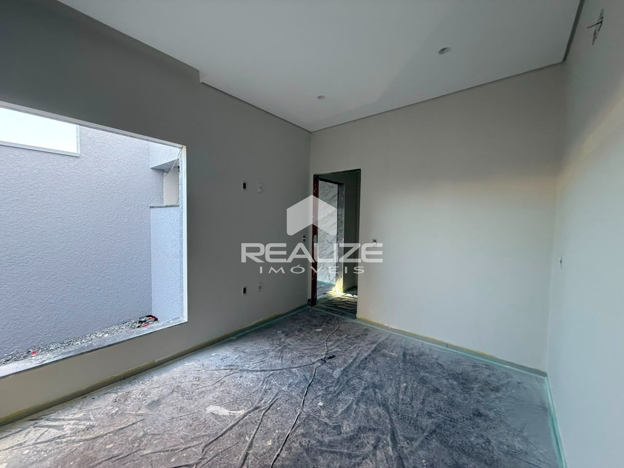 Casa à venda no Condomínio Villa Margarezi com 3 suítes e piscina 