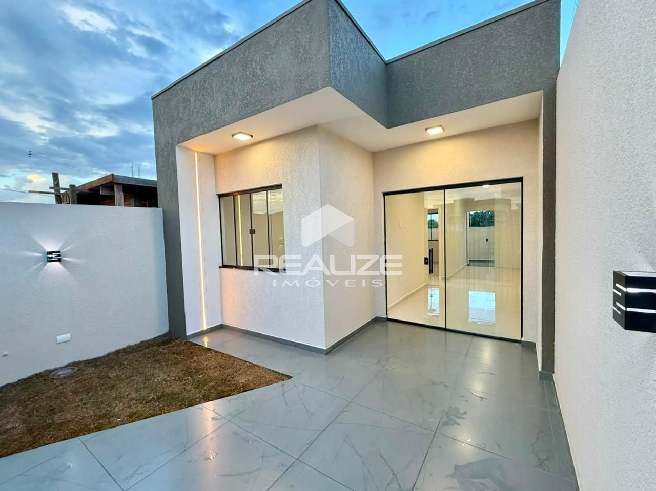 Casa à venda no Jardim Marcely com 2 quartos. 