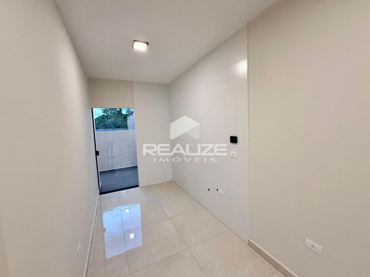 Casa à venda no Jardim Marcely com 2 quartos. 