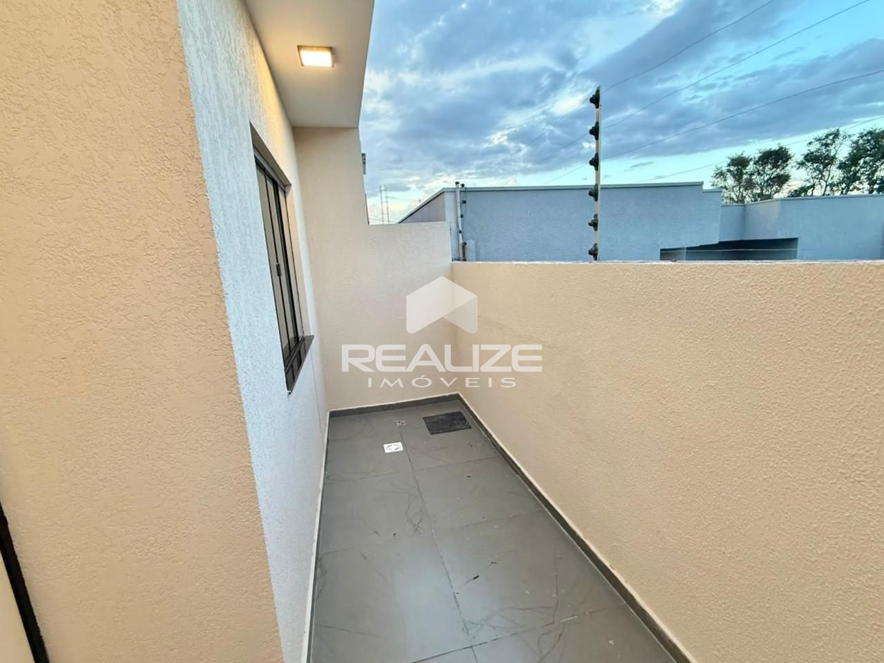 Casa à venda no Jardim Marcely com 2 quartos. 