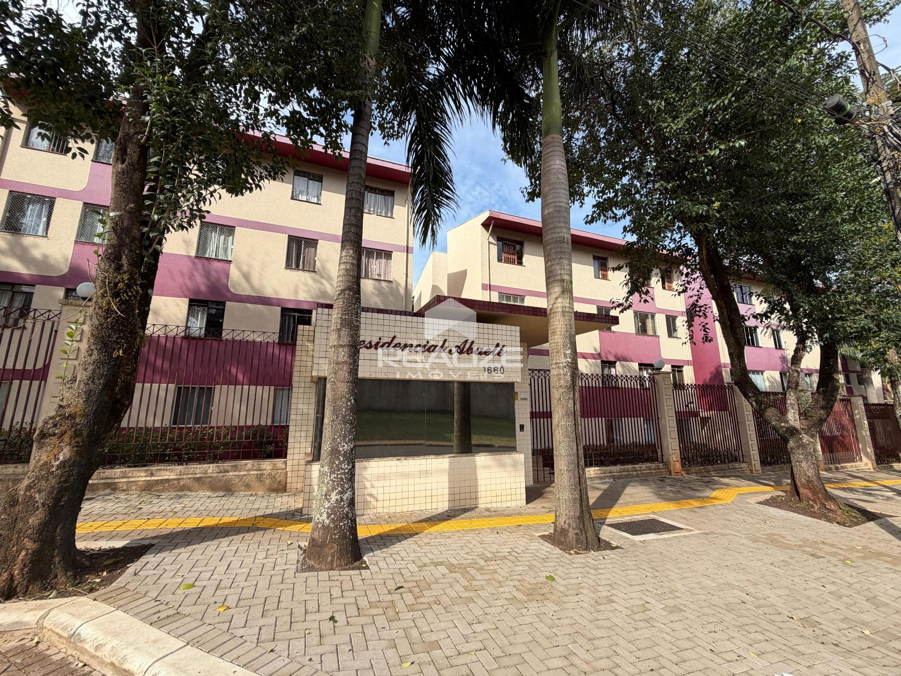 Apartamento à venda no Residencial Abaeté com 2 Quartos.