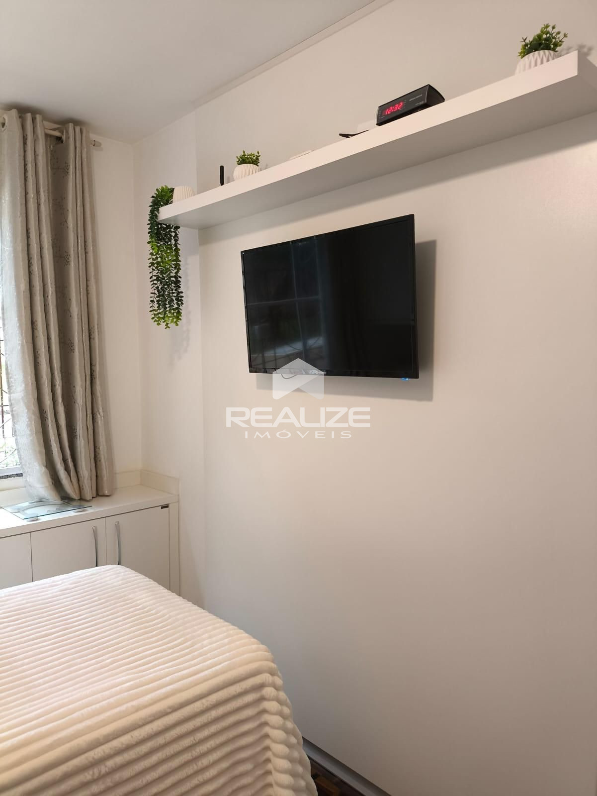 Apartamento à venda no Residencial Abaeté com 2 Quartos.