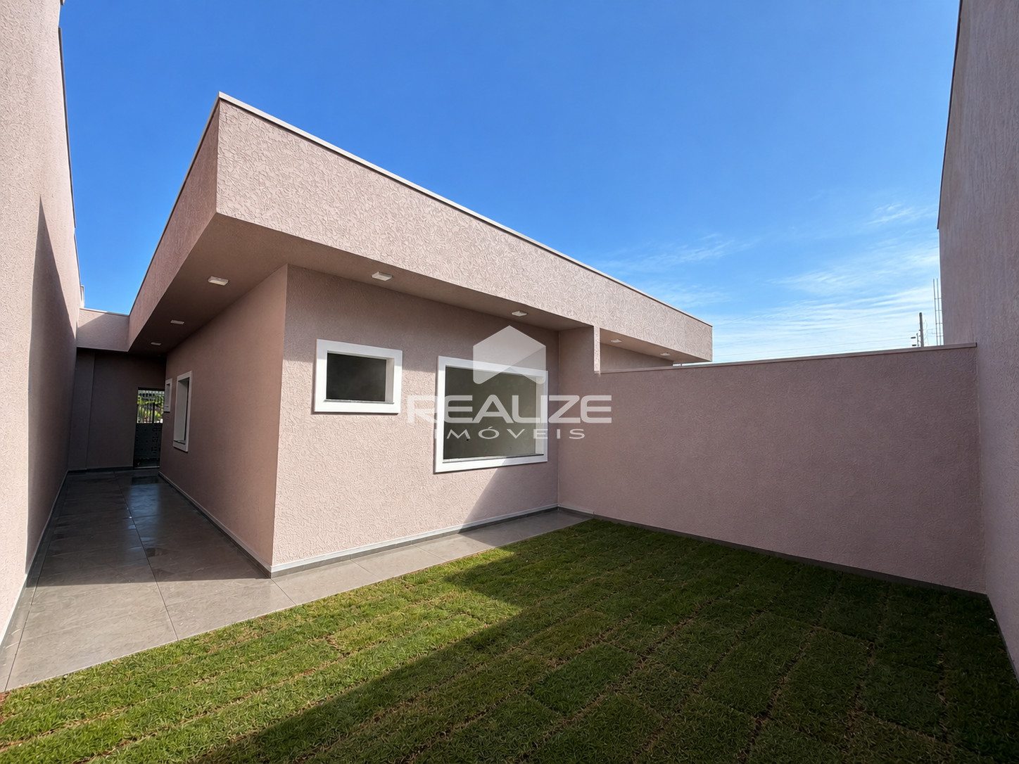 Casa à venda no Jardim das Oliveiras com 2 quartos