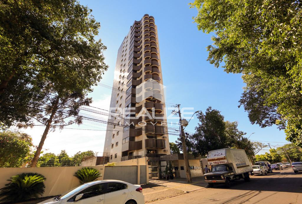Apartamento à venda no Edifício Maison Royale 4 Quartos (3 Suítes).