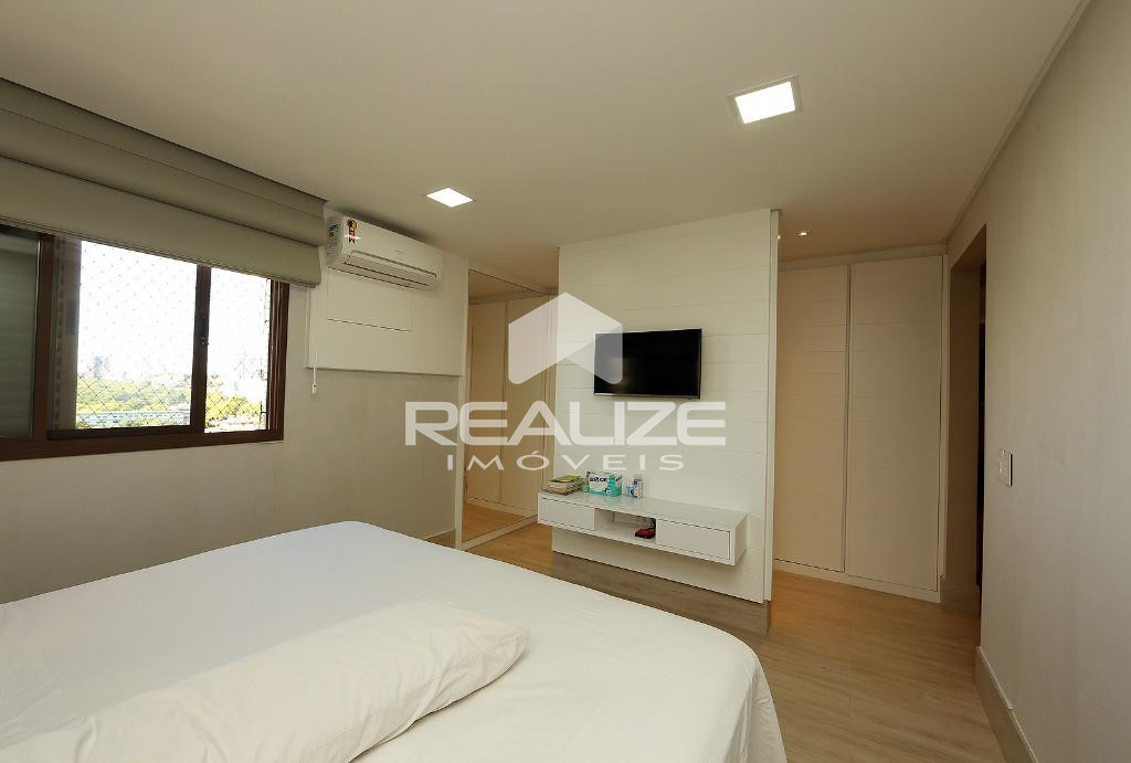 Apartamento à venda no Edifício Maison Royale 4 Quartos (3 Suítes).
