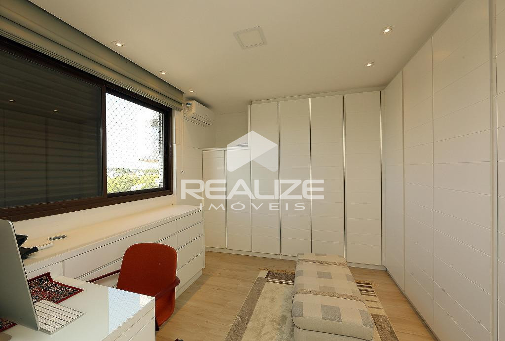 Apartamento à venda no Edifício Maison Royale 4 Quartos (3 Suítes).
