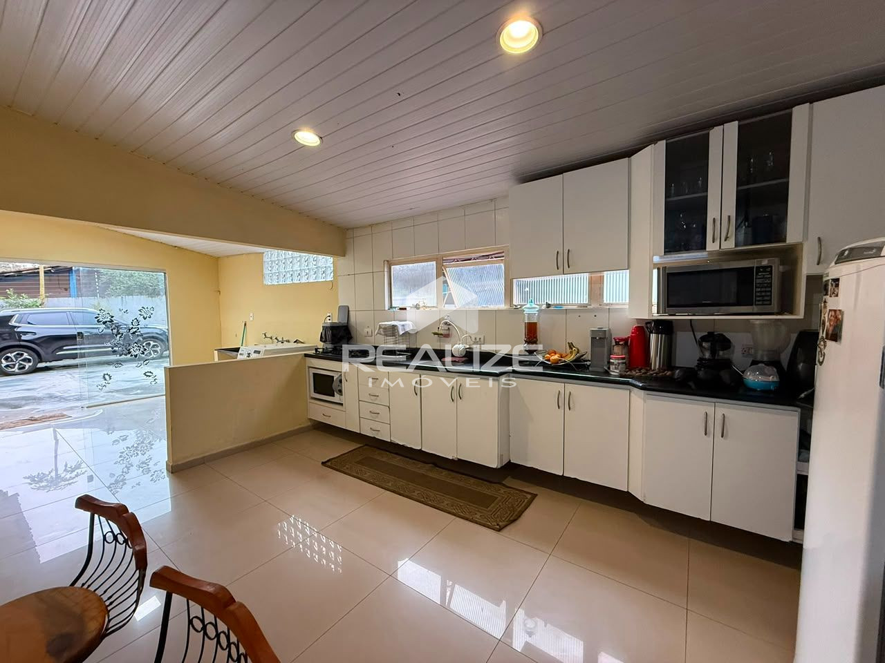 Casa à venda na Vila A com 4 quartos (2 suíte), piscina e amplo terreno. 