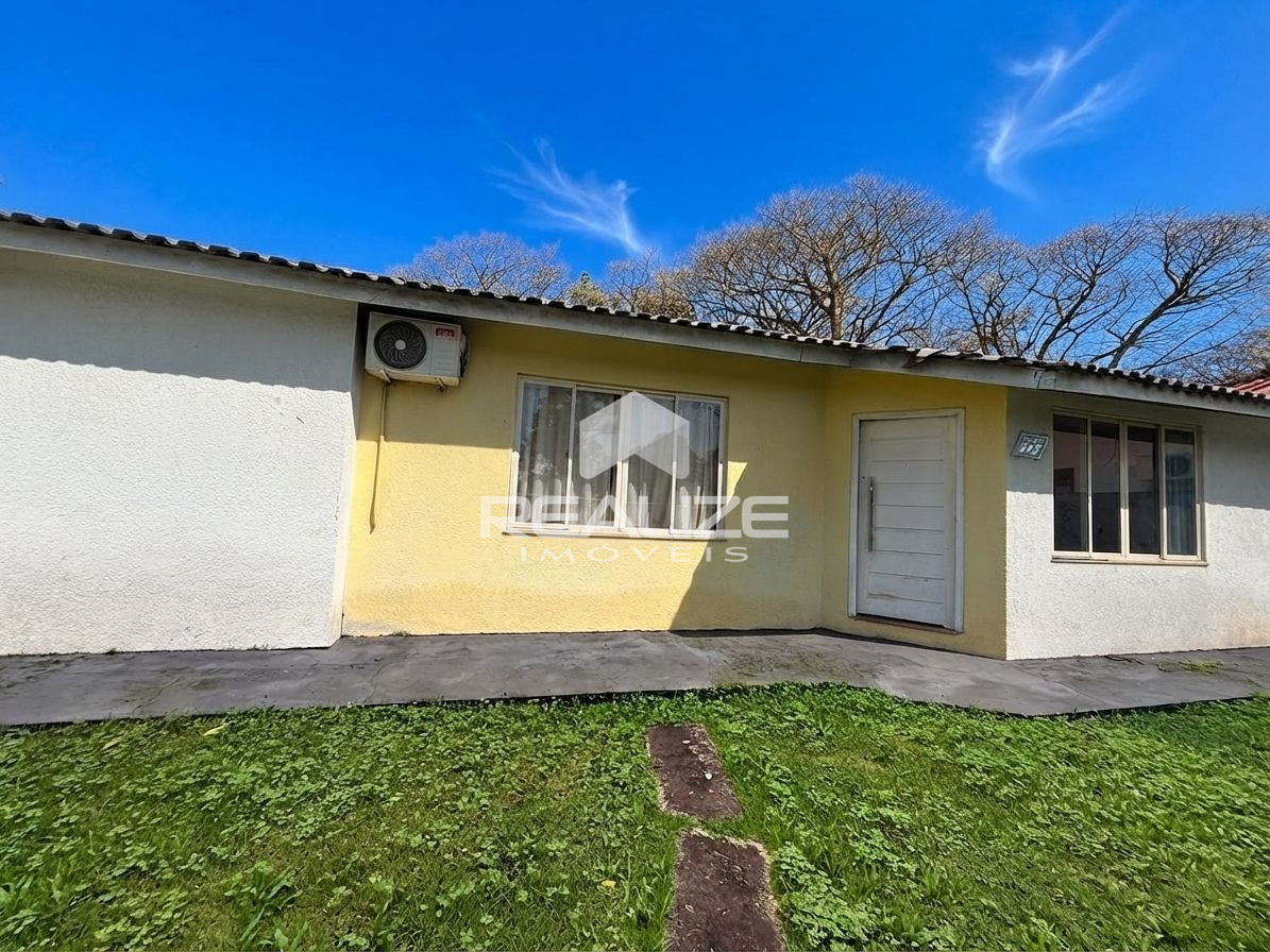 Casa à venda na Vila A com 4 quartos (2 suíte), piscina e amplo terreno. 