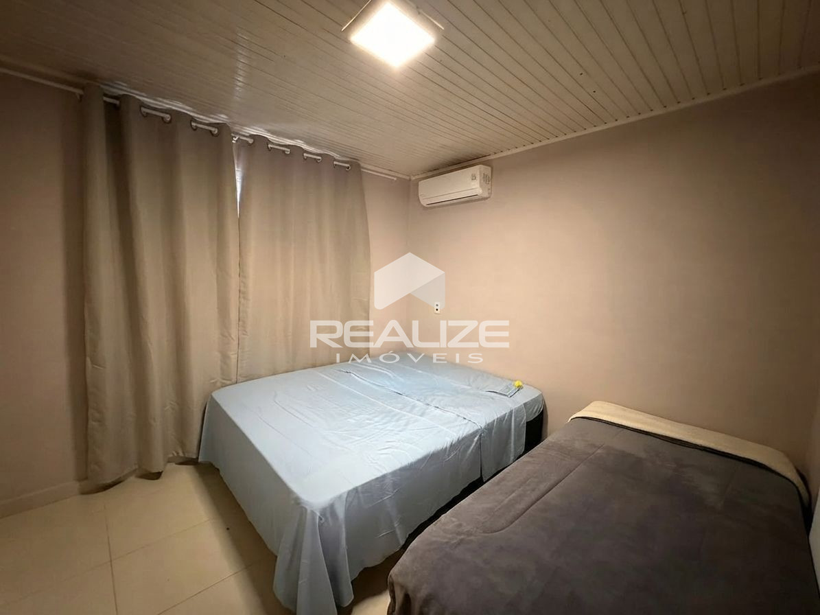 Casa à venda na Vila A com 4 quartos (2 suíte), piscina e amplo terreno. 