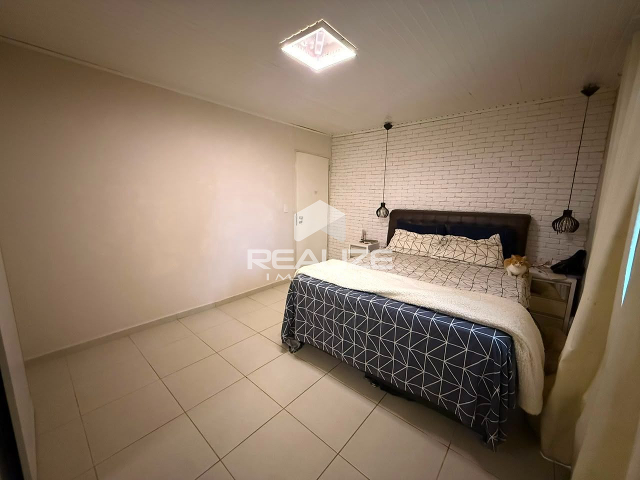 Casa à venda na Vila A com 4 quartos (2 suíte), piscina e amplo terreno. 
