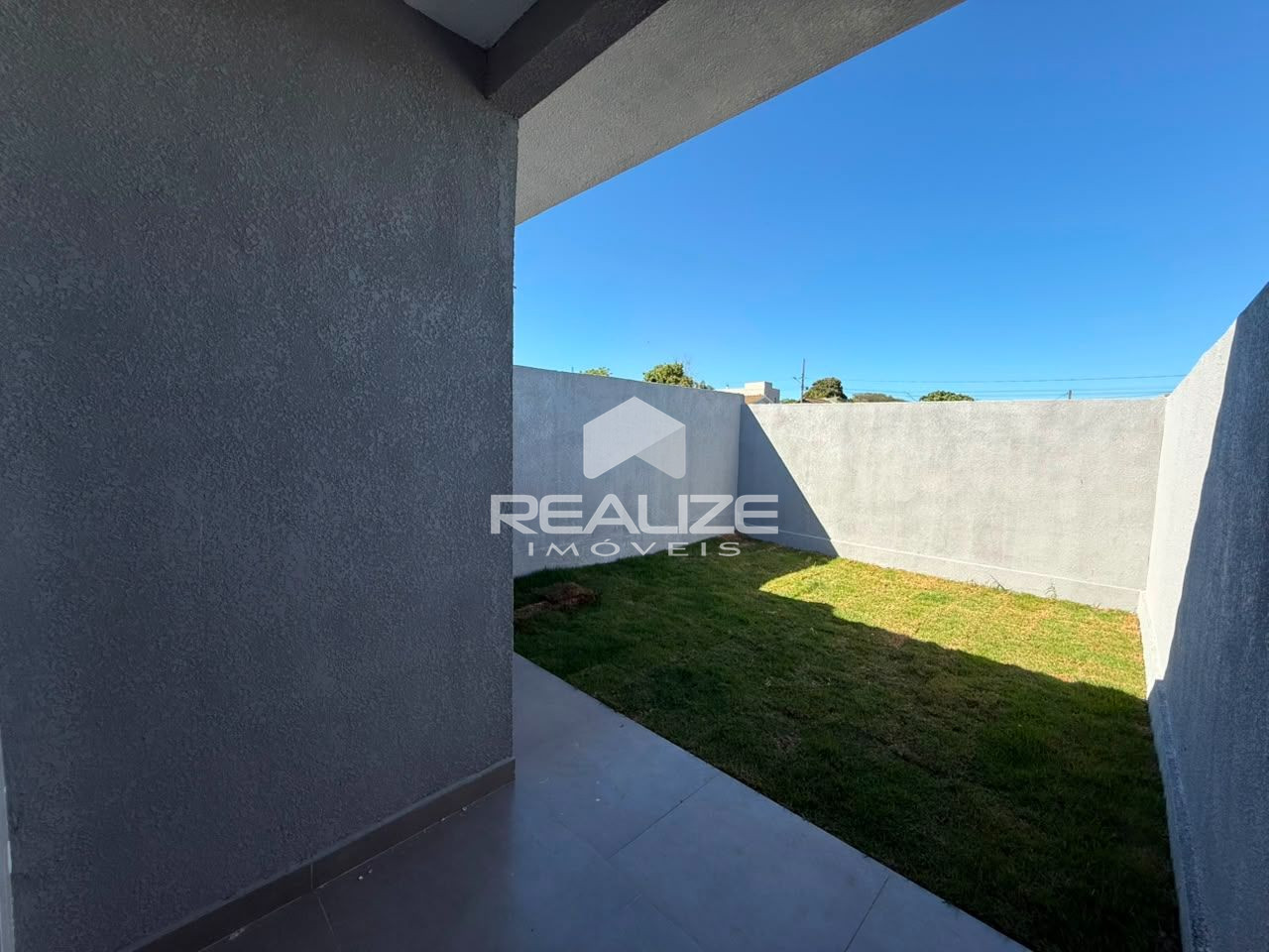 Casa à venda no Jardim Dona Brida com 2 quartos.