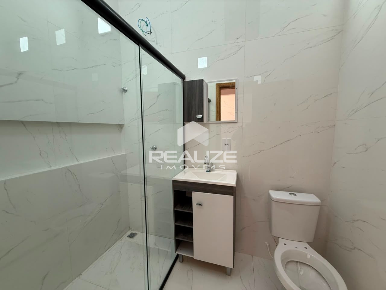Casa à venda no Jardim Dona Brida com 2 quartos.