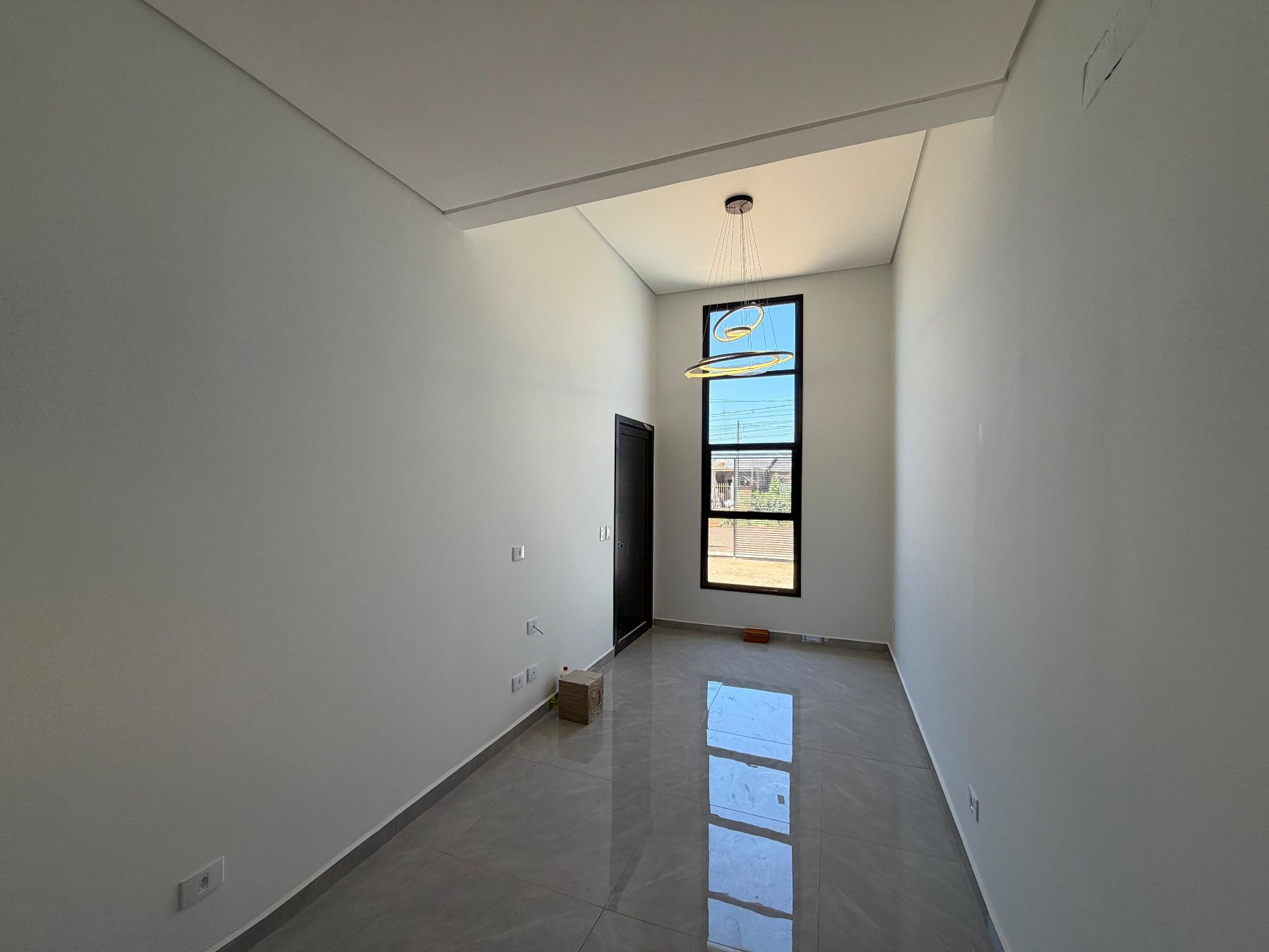 Casa à venda no Jardim das Oliveiras com 2 quartos (1 Suite). 