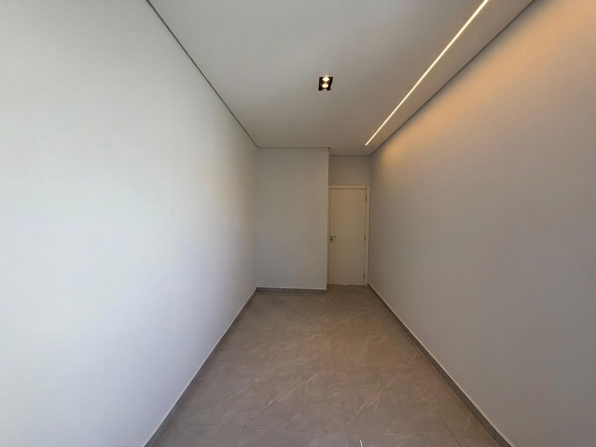 Casa à venda no Jardim das Oliveiras com 2 quartos (1 Suite). 
