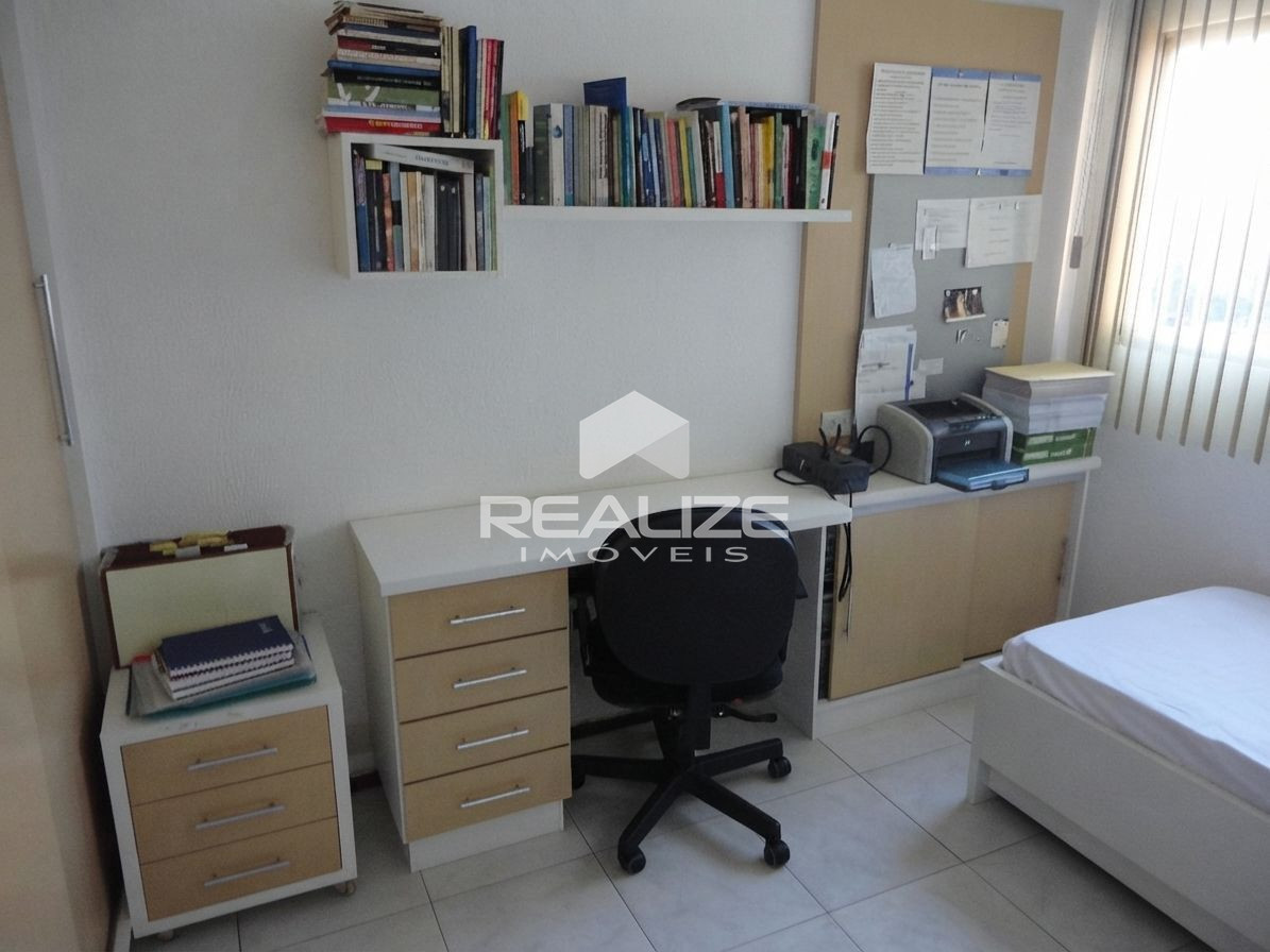 Apartamento à venda no Edifício Prof. Bernardo Litzinger com 3 Quartos (1 Suíte)