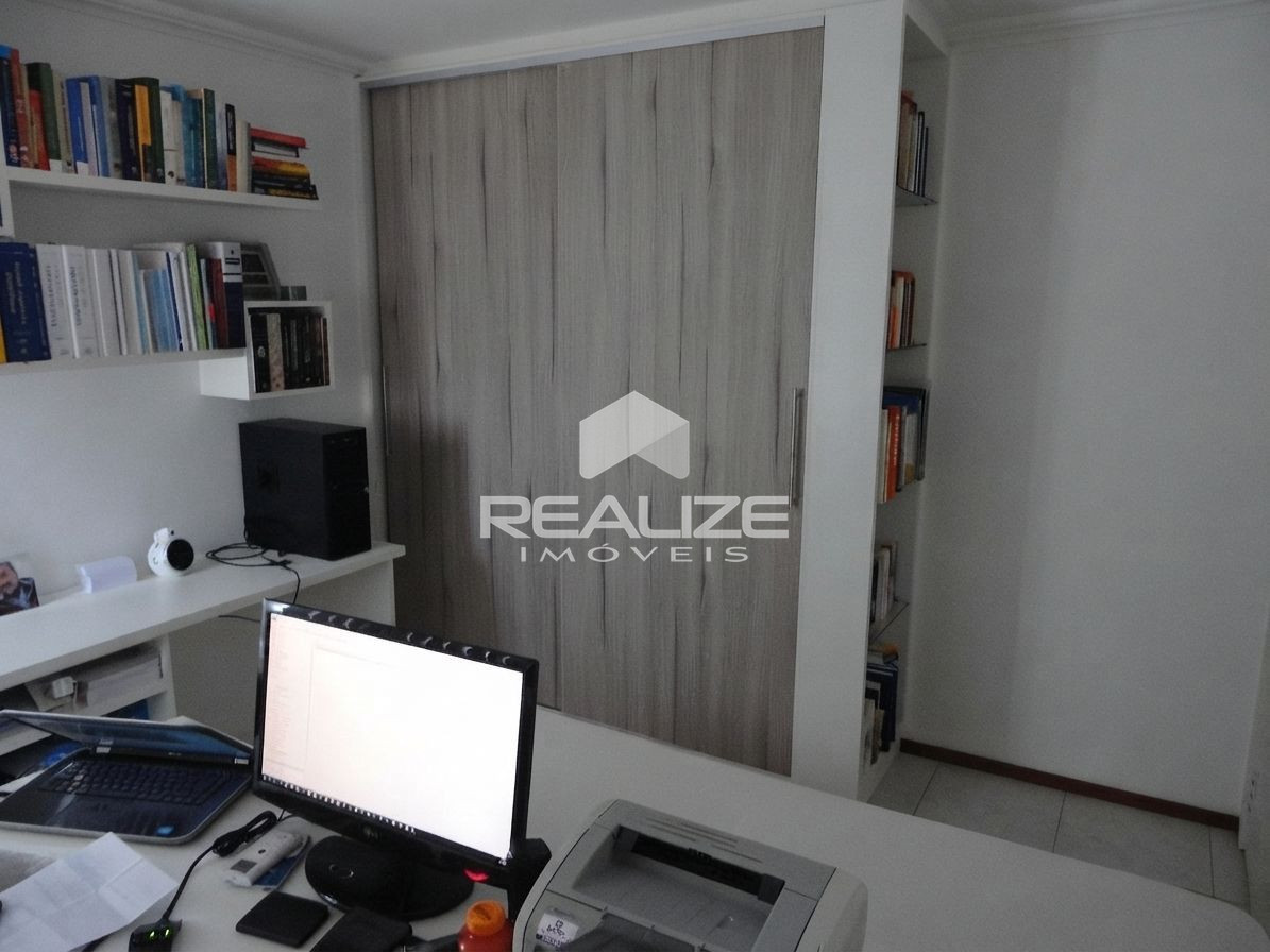Apartamento à venda no Edifício Prof. Bernardo Litzinger com 3 Quartos (1 Suíte)