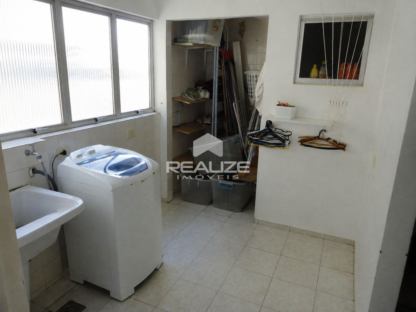 Apartamento à venda no Edifício Prof. Bernardo Litzinger com 3 Quartos (1 Suíte)