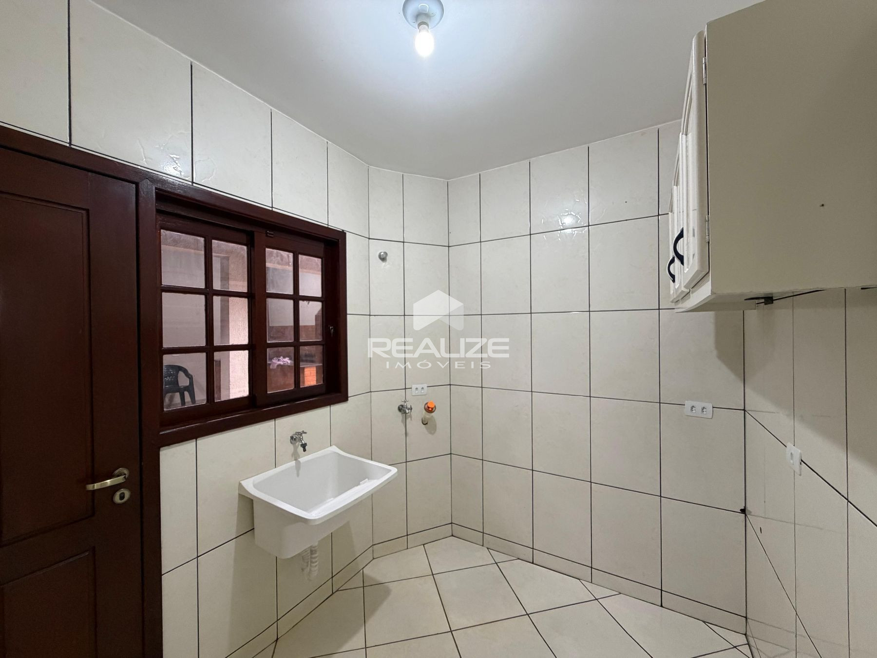 Casa à venda no Jardim Curitibano com 4 Quartos e Edícula com Churrasqueira.