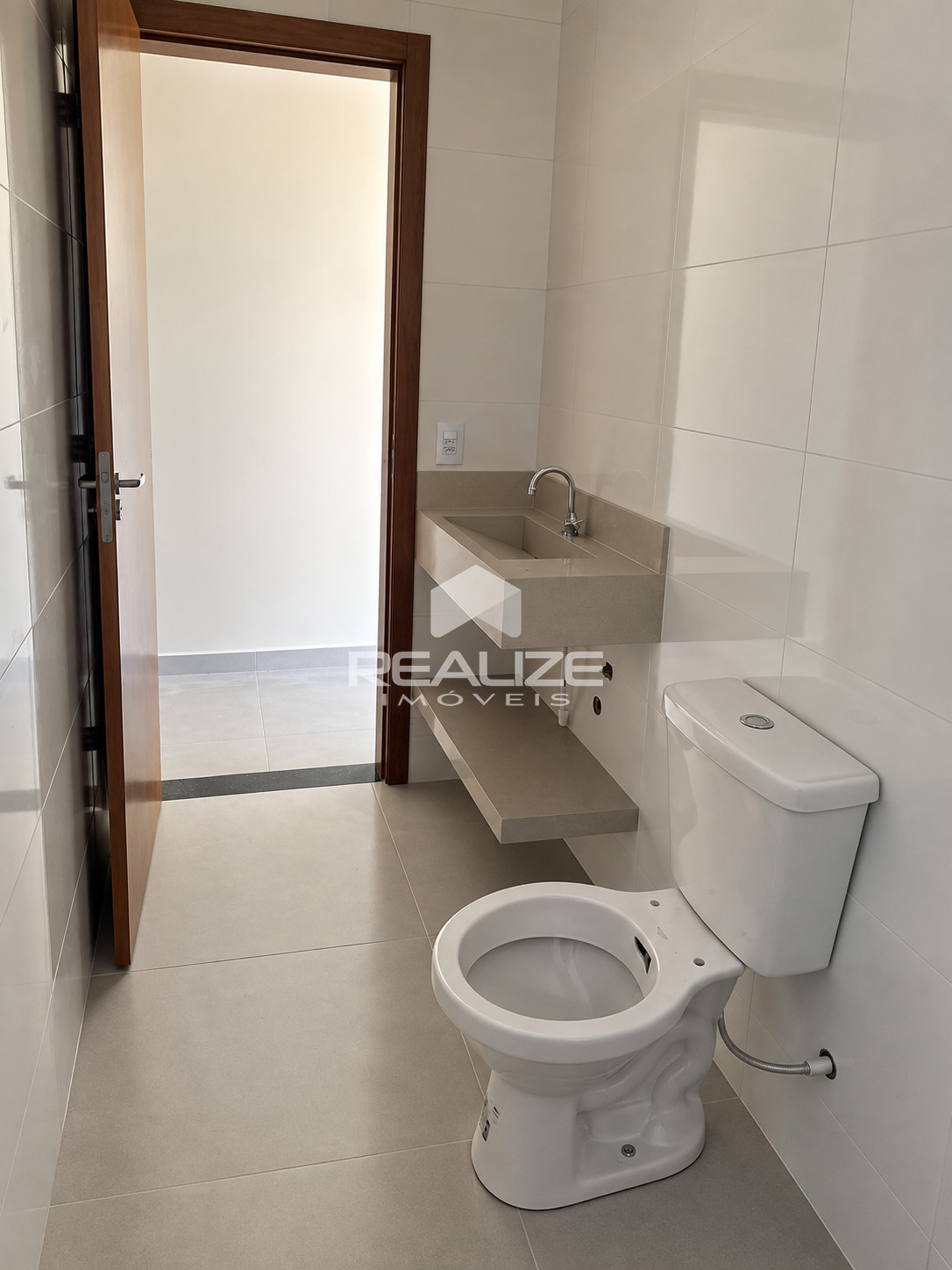 Casa à venda no Jardim das Oliveiras com 2 quartos.