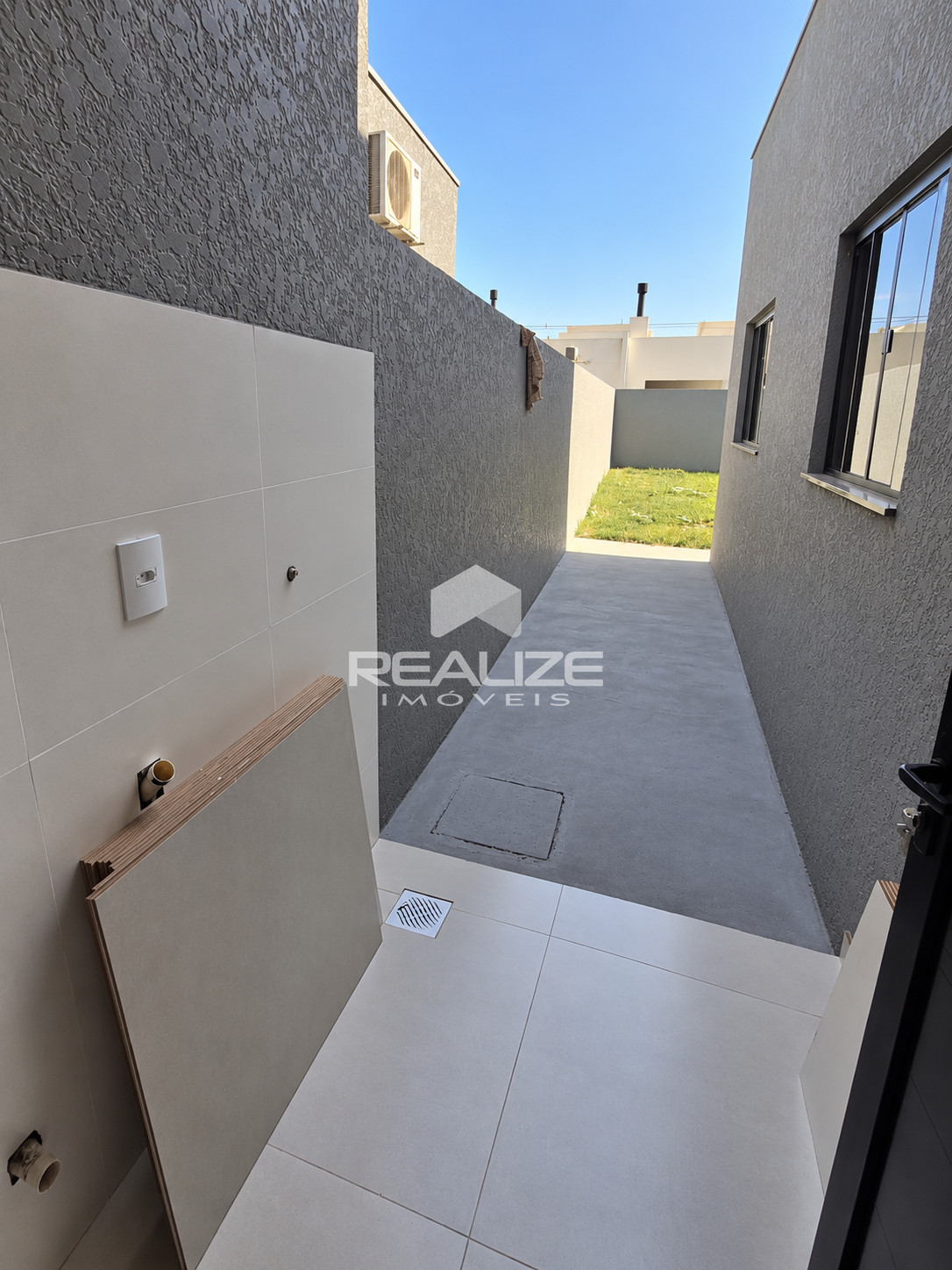 Casa à venda no Jardim das Oliveiras com 2 quartos.