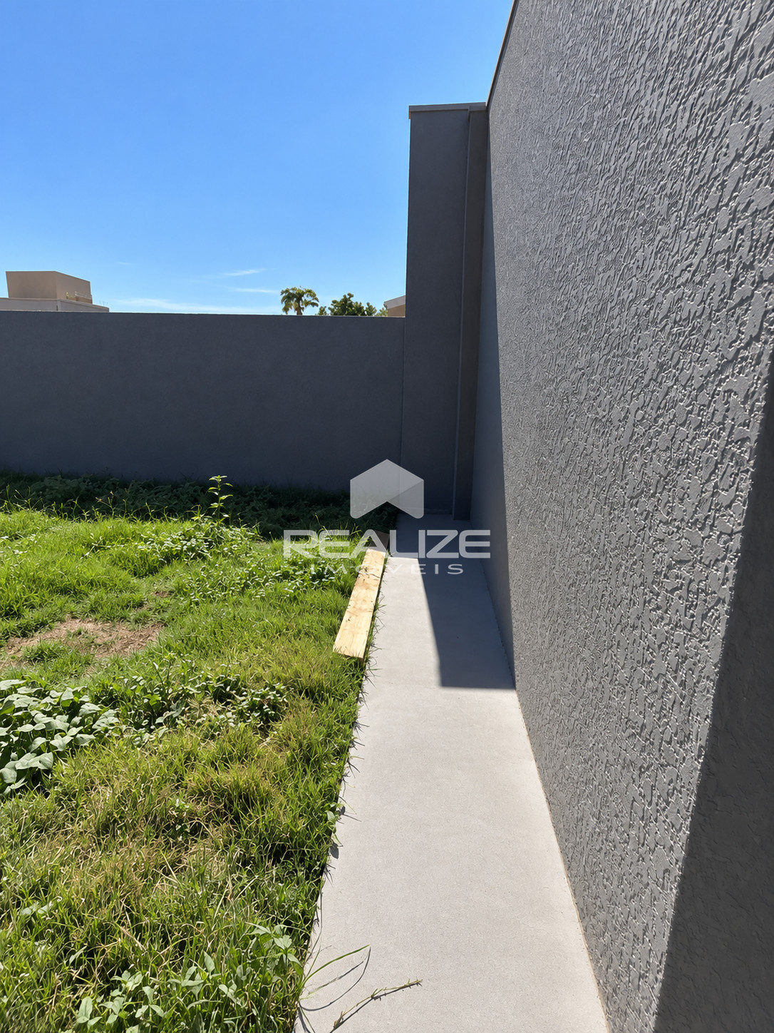 Casa à venda no Jardim das Oliveiras com 2 quartos.
