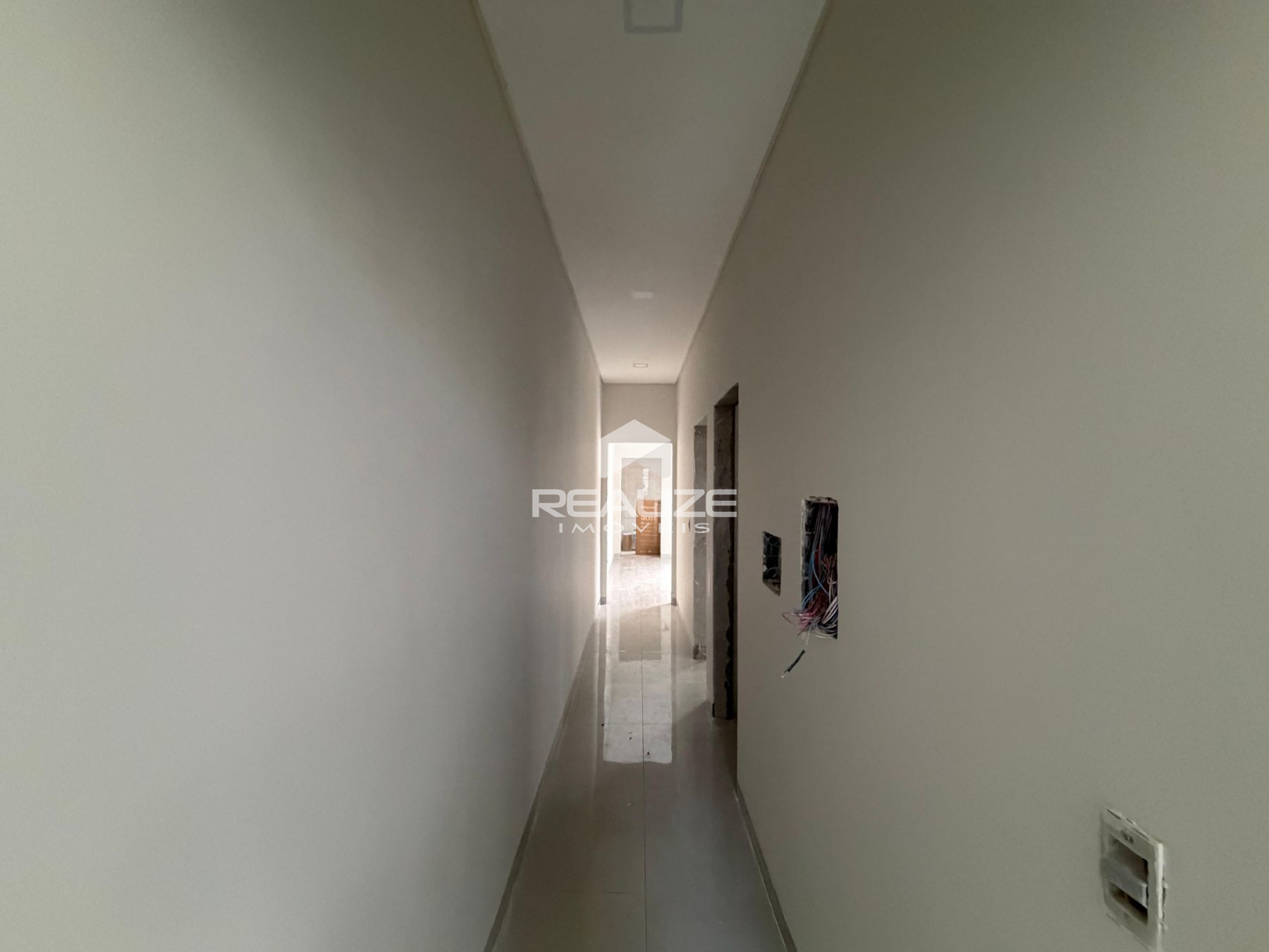 Casa à venda no Irio Holler com 2 quartos (1 suíte).