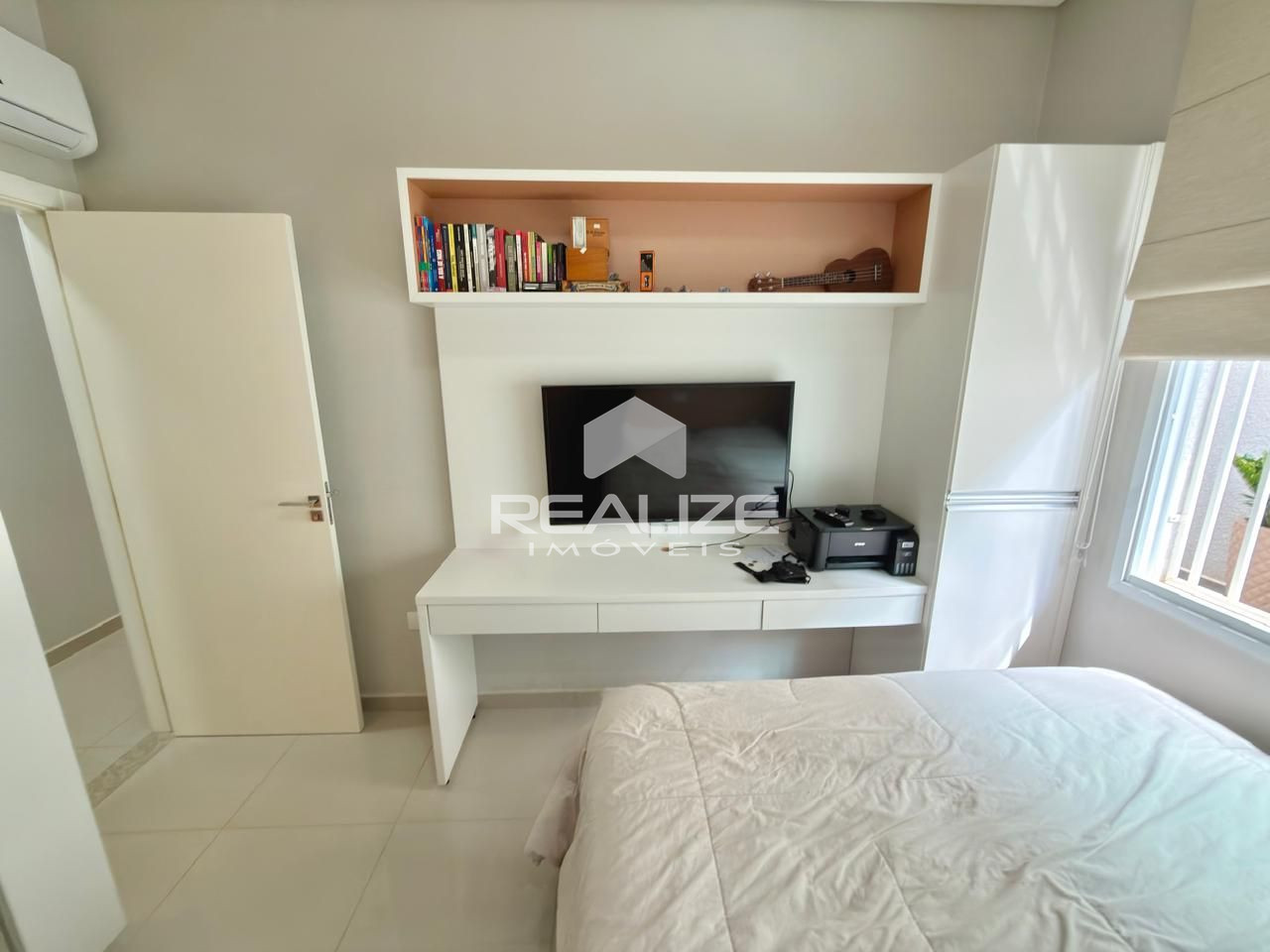 Casa à venda no Jardim Ana Cristina com 3 Quartos 
