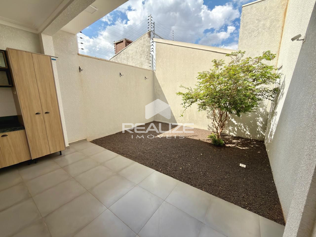 Casa à venda no Jardim Ana Cristina com 3 Quartos 