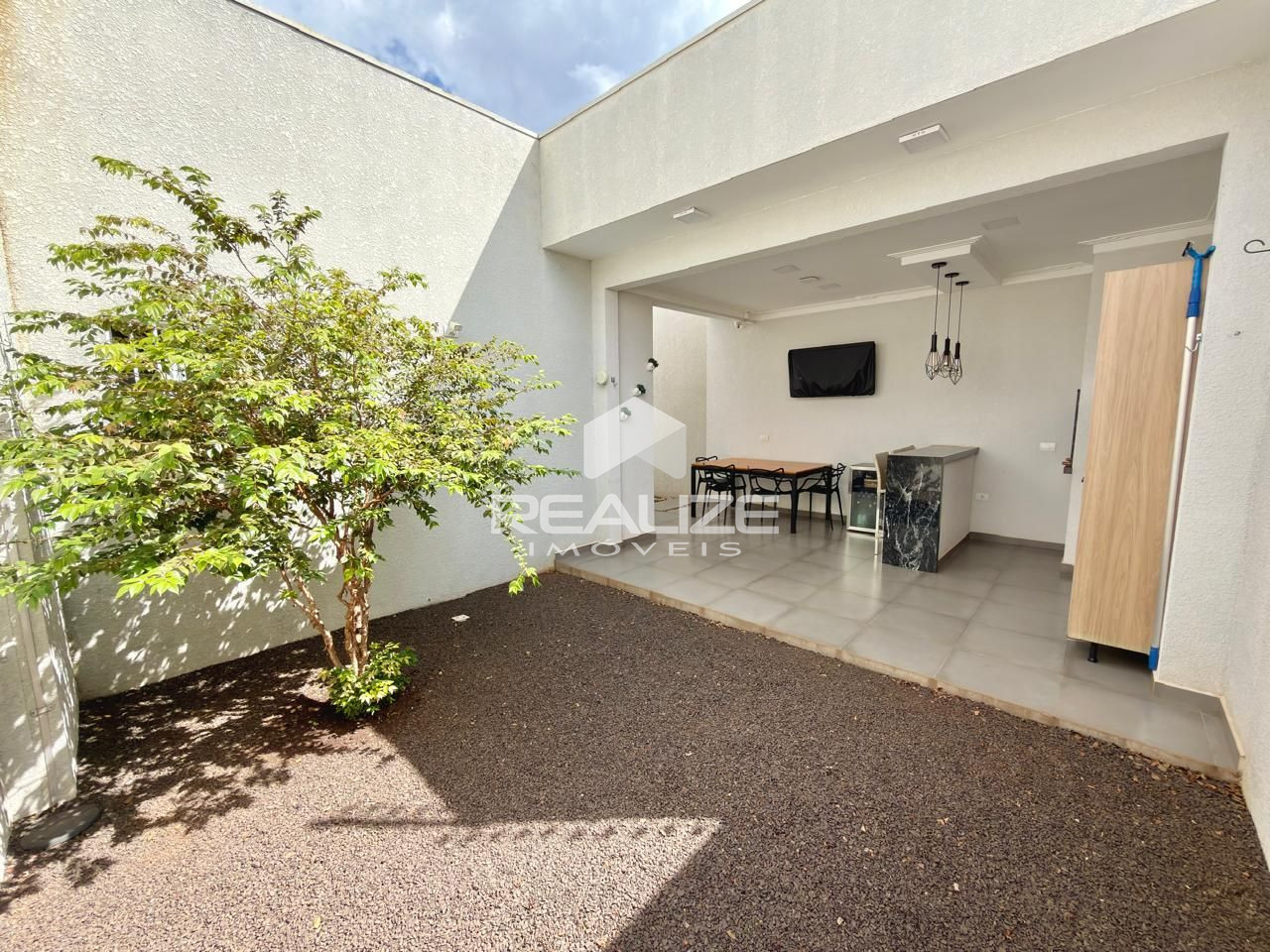 Casa à venda no Jardim Ana Cristina com 3 Quartos 