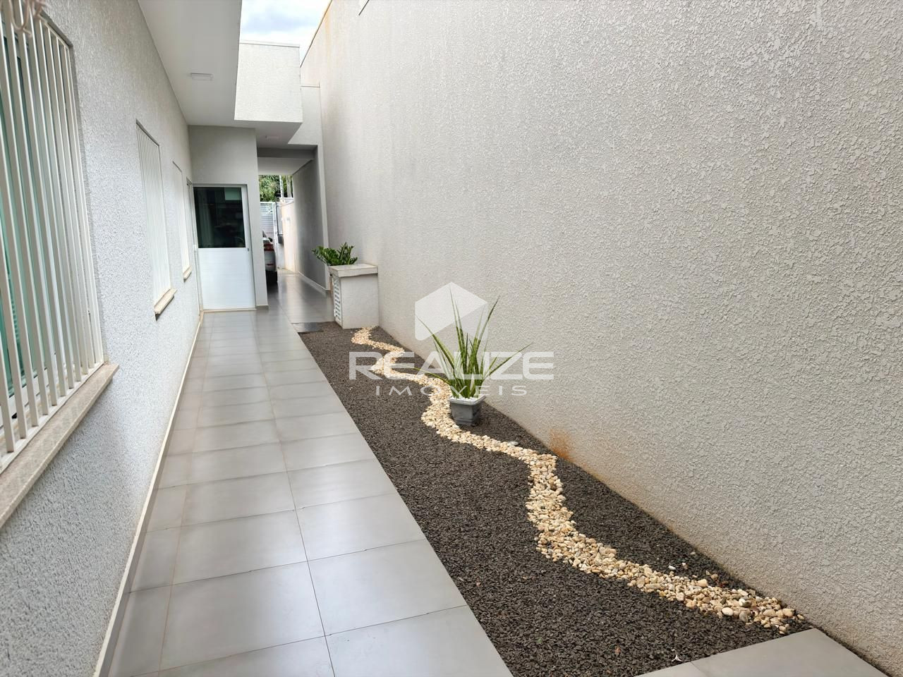 Casa à venda no Jardim Ana Cristina com 3 Quartos 