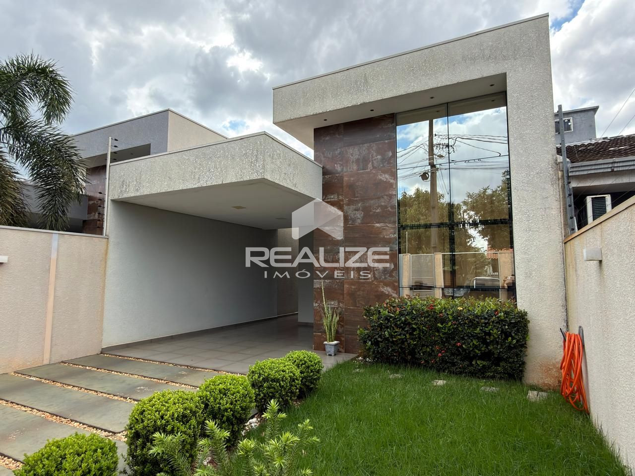Casa à venda no Jardim Ana Cristina com 3 Quartos 