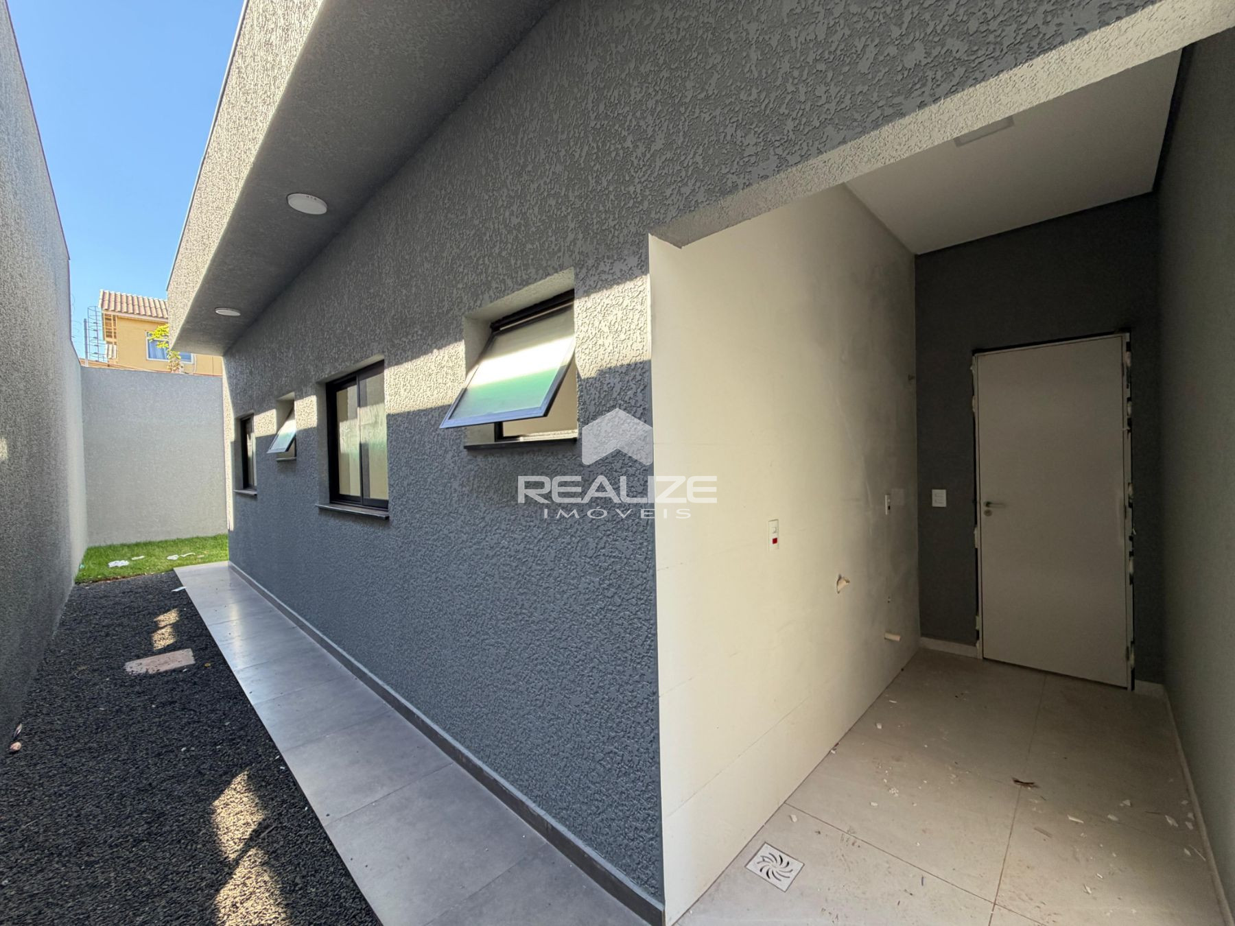 Casa à venda no Jardim Curitiba com 2 quartos (1 suíte)