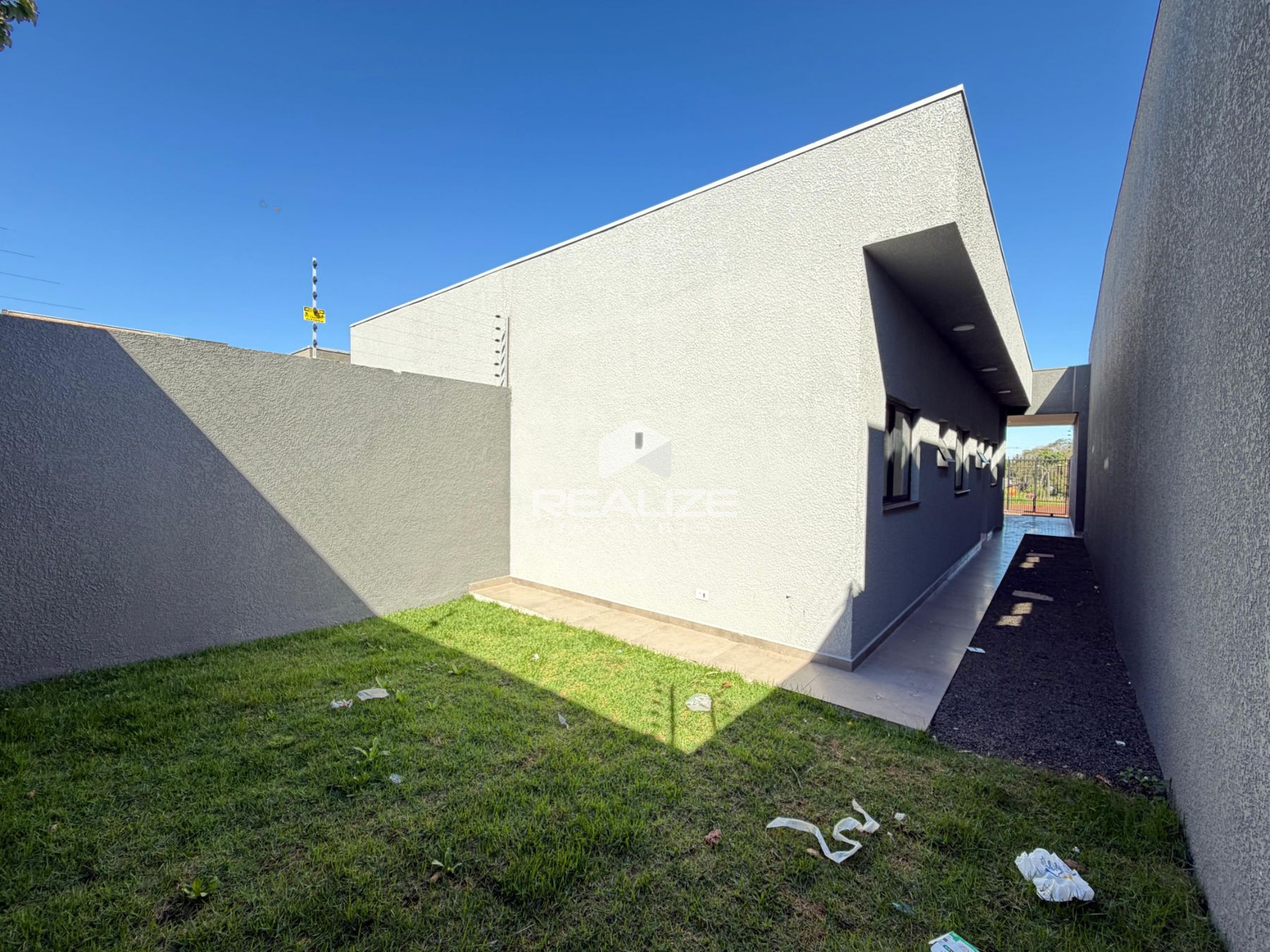 Casa à venda no Jardim Curitiba com 2 quartos (1 suíte)