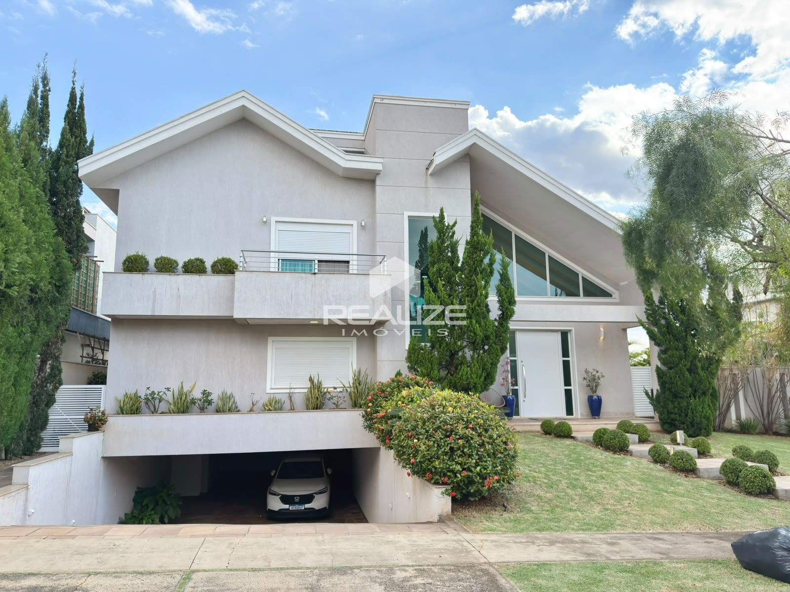 Sobrado venda no Condomnio Terras Alpha 2 com 4 Sutes e Piscina