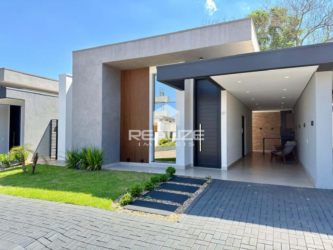 Casa à venda em Condomínio Residencial Fechado com 3 Quartos.
